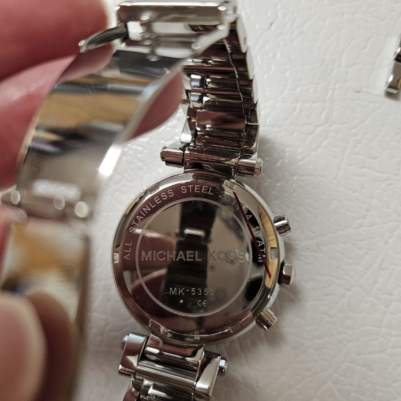 Michael Kors Women's - MK5353 - Silver Tone Glitz Parker Watch - Picture 3 of 3